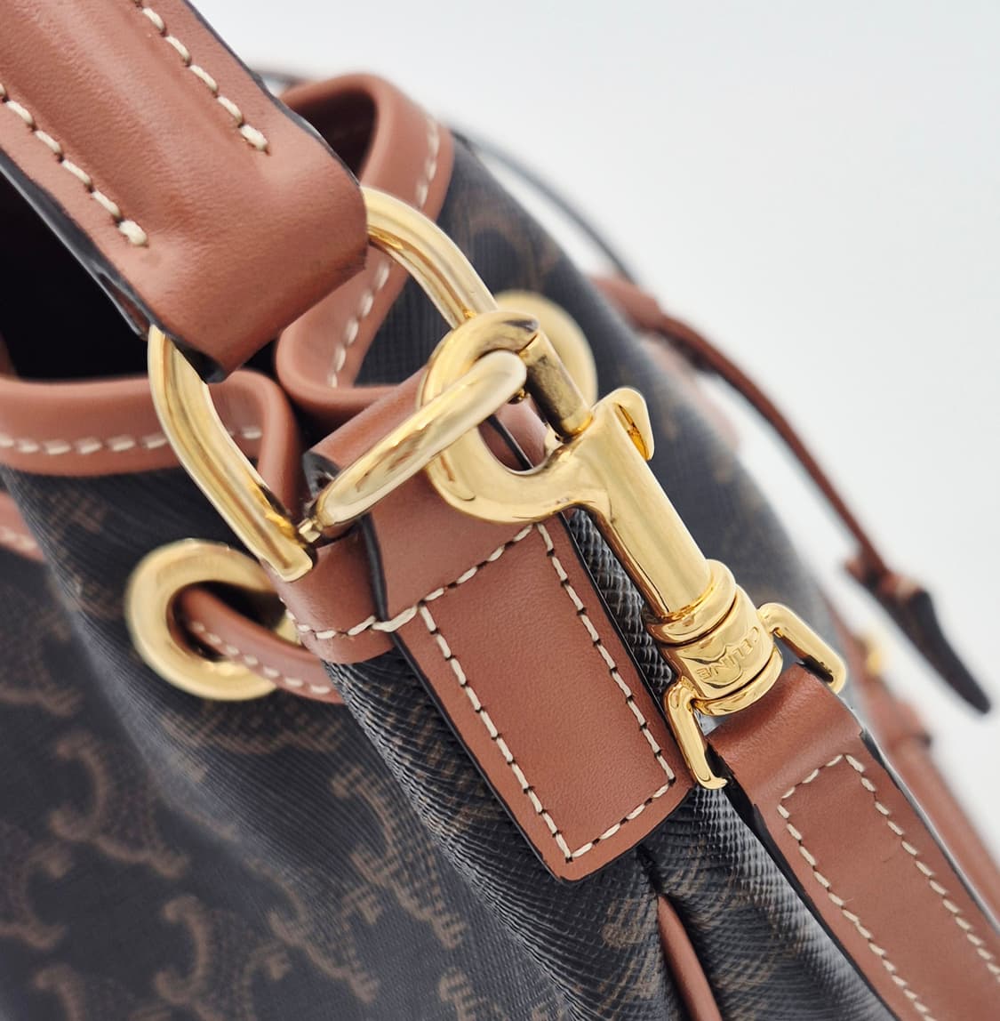 셀린느 클라라 미니 틴 트리옹프 버킷백 상품이미지10