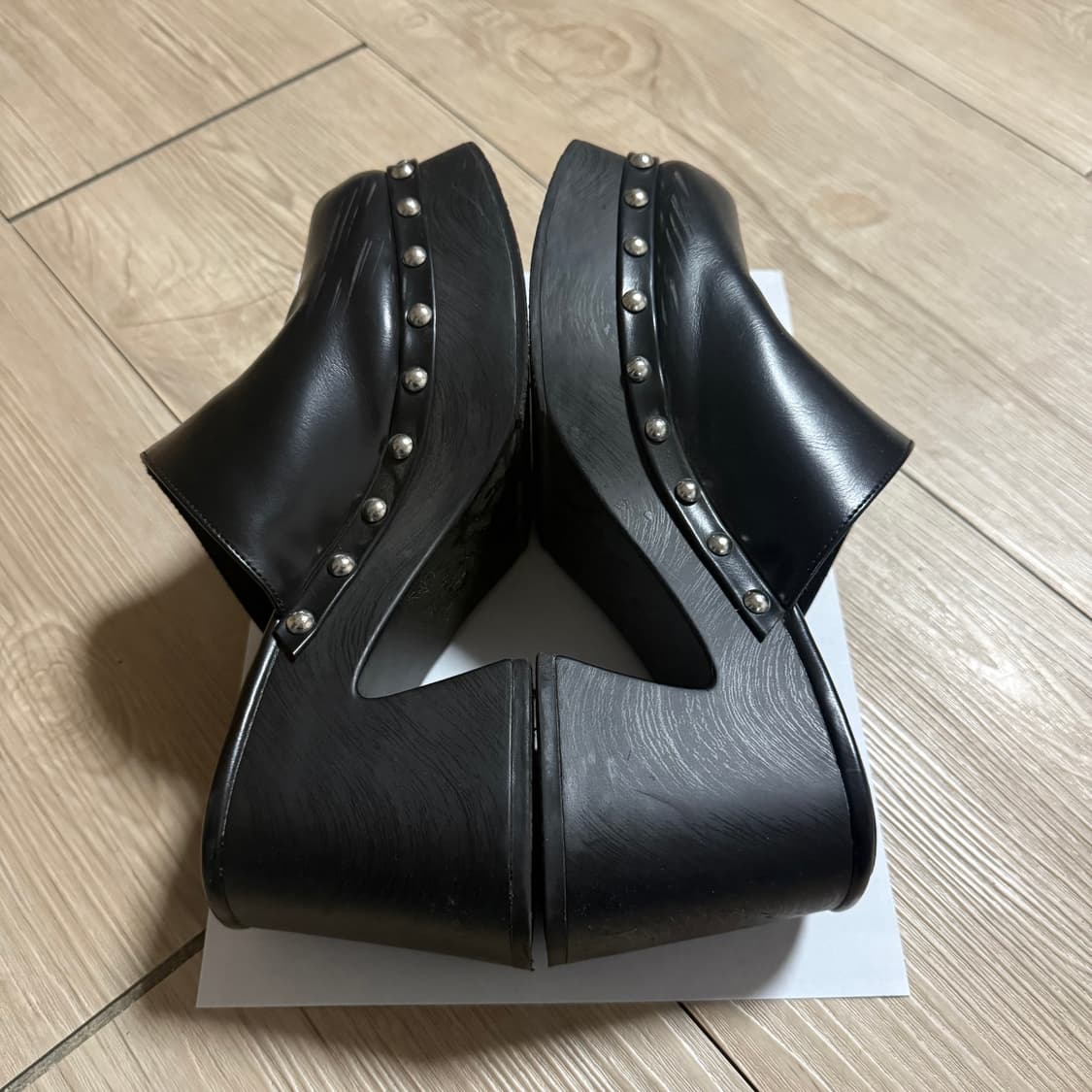 Zara 스터드 통굽 뮬 상품이미지4