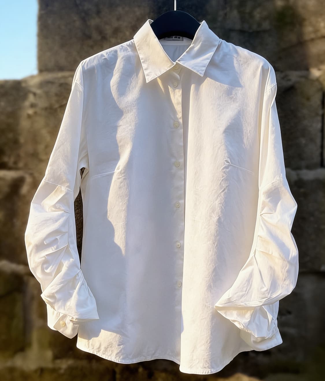 미우미우 셔링 퍼프 소매 화이트 블라우스 상품이미지3