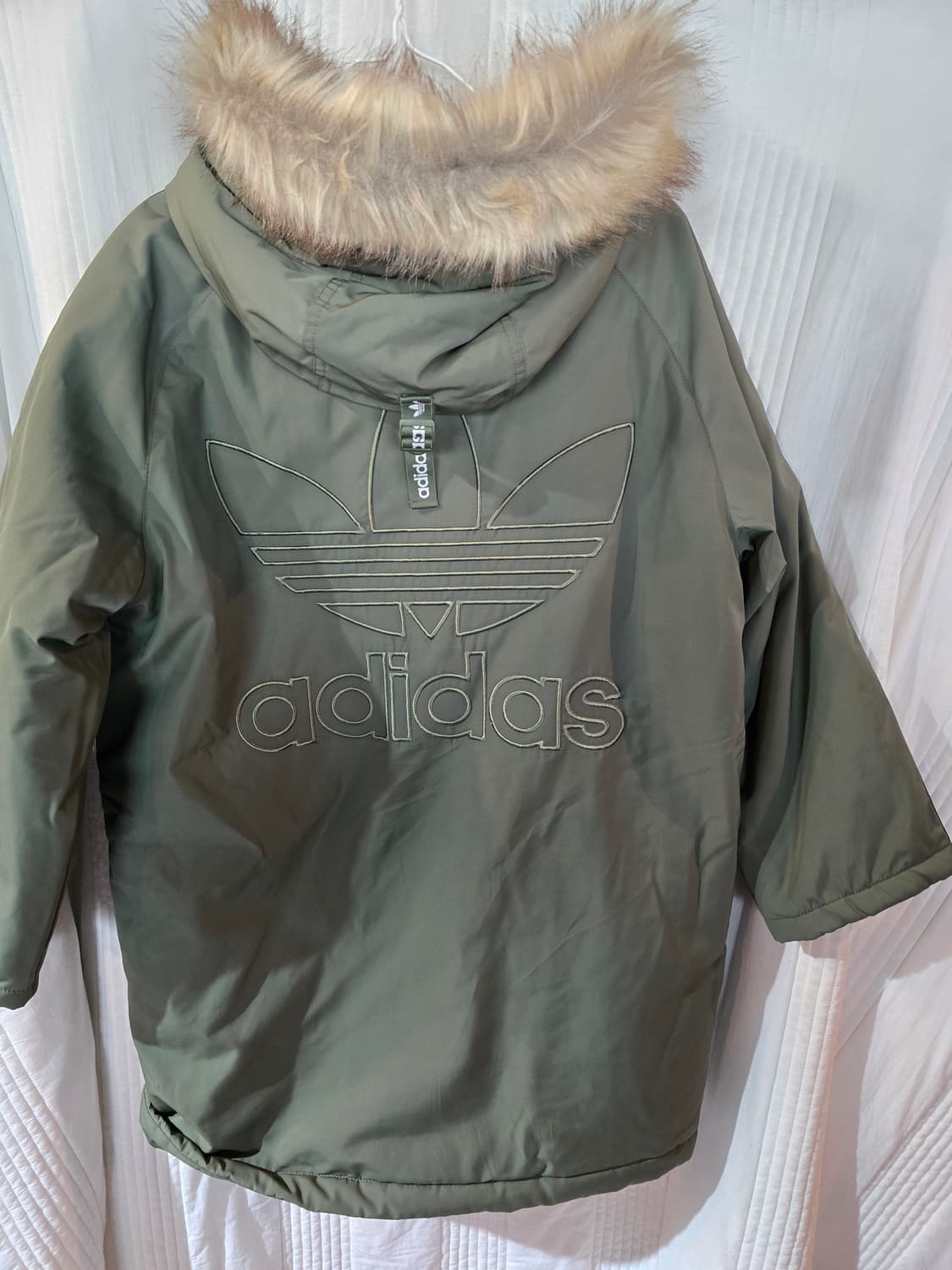 아디다스 후드 퍼 롱패딩 카키색 상품이미지3