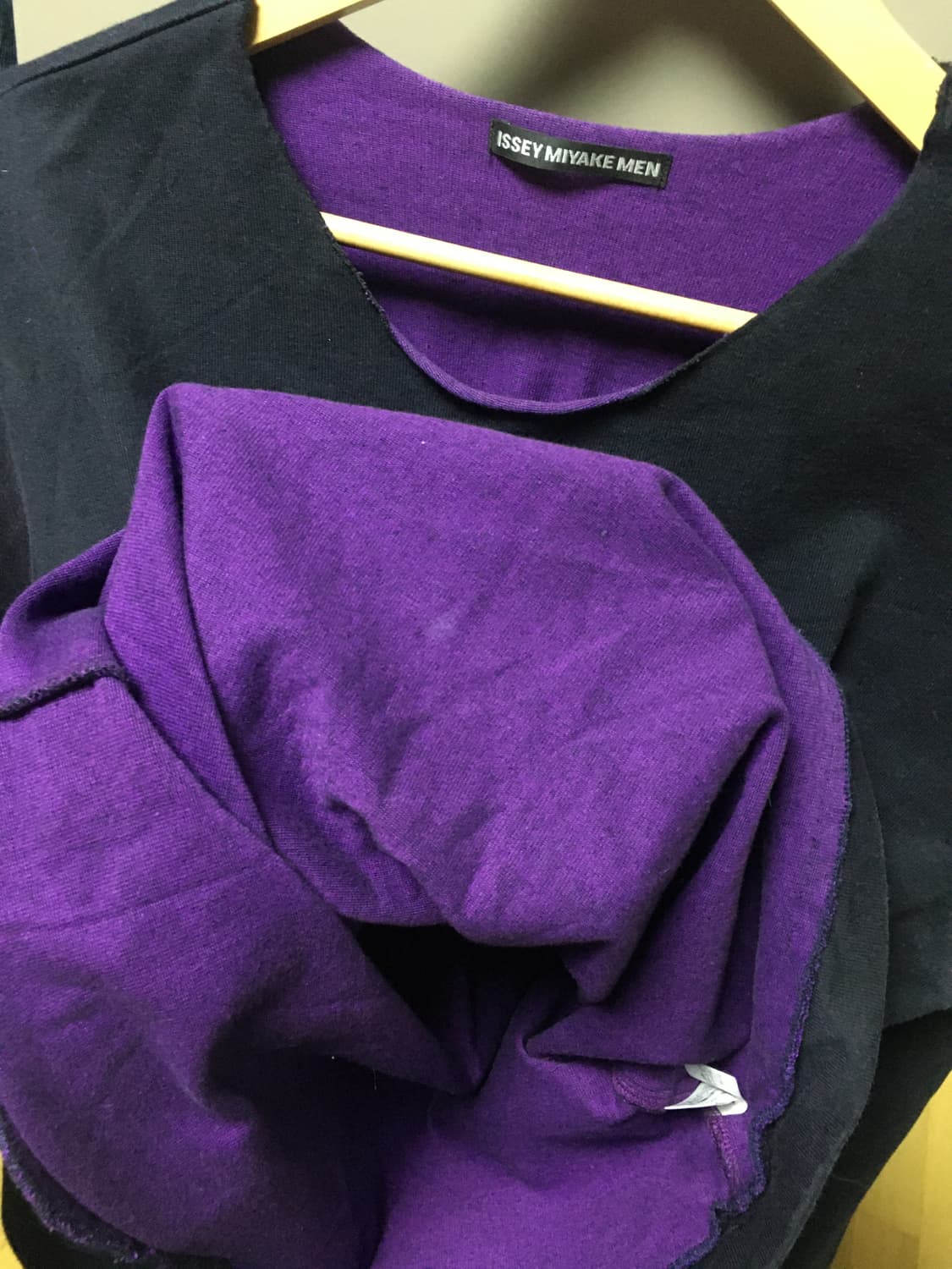 이세이미야케 맨 리버서블 수소봉제 오버록 롱슬리브 상품이미지3