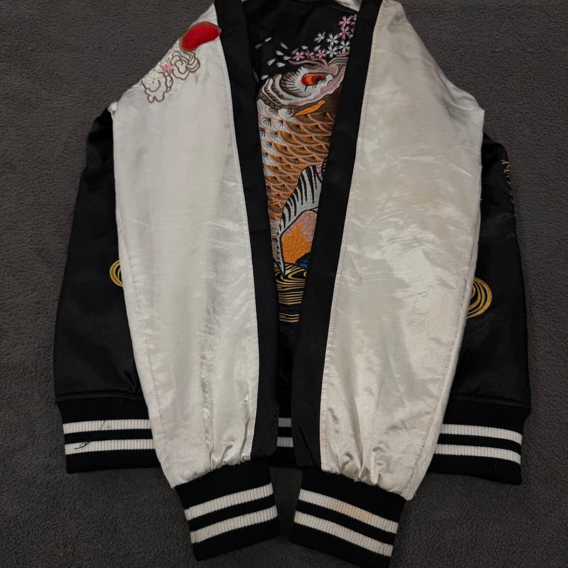 [ 정품/M ] ROGUES 잉어 사쿠라 자수 스카잔 자켓 상품이미지8