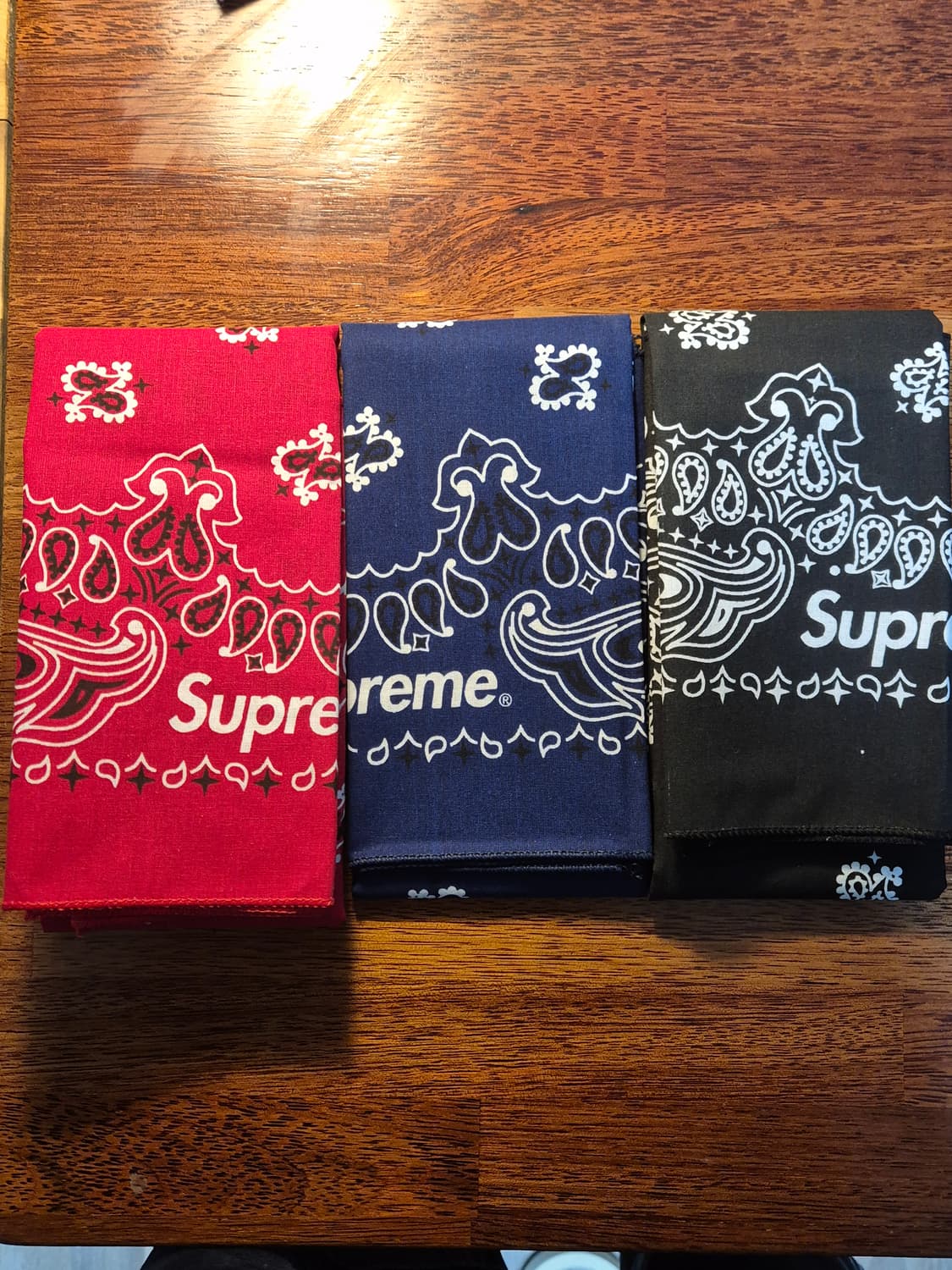 슈프림 Hav-A-Hank 반다나 멀티컬러 (3개 세트) - 24SS 상품이미지1