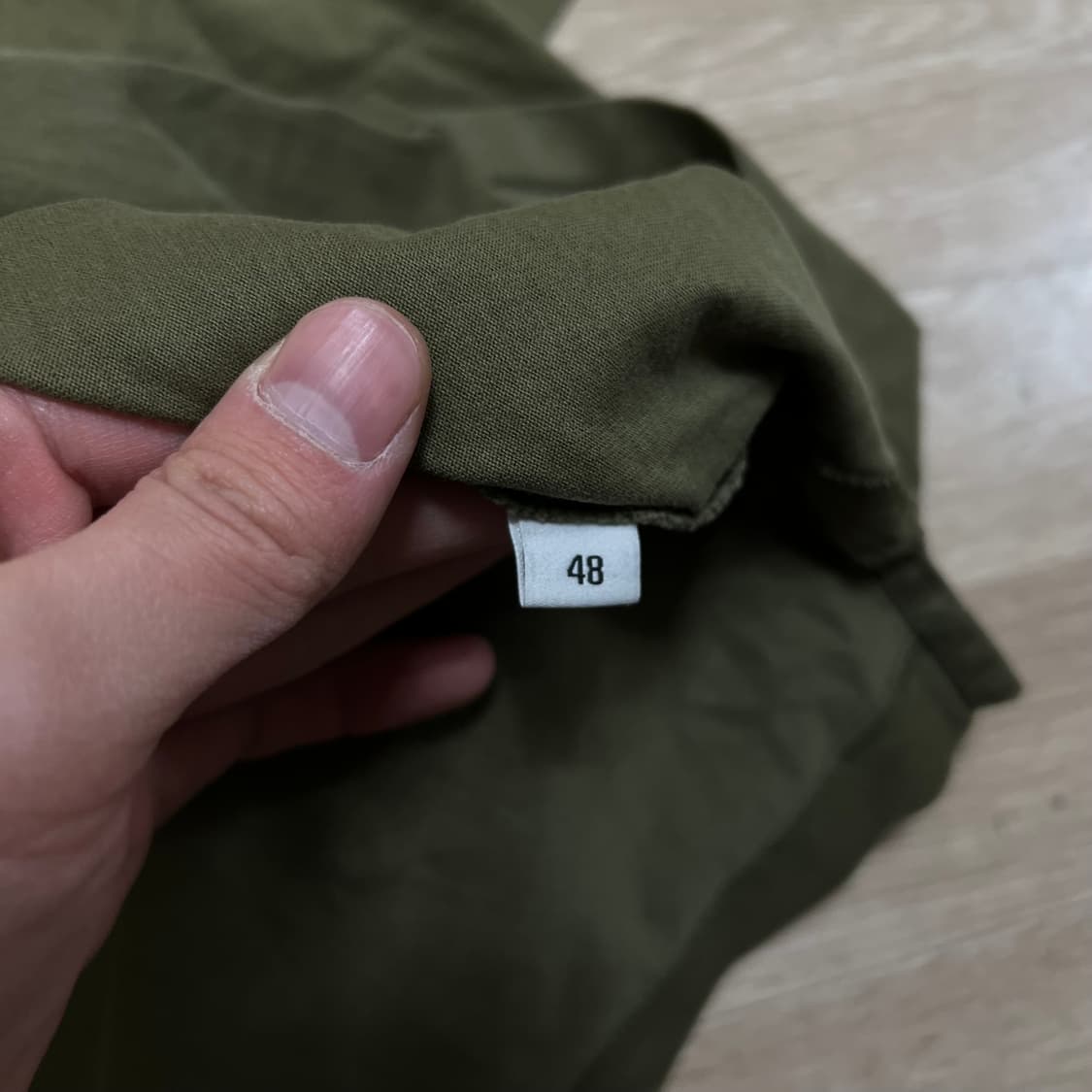 우영미 스퀘어 자수 로고 와펜 반팔티셔츠 [카키] 48 상품이미지6