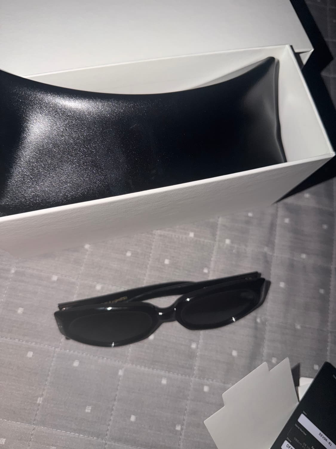 젠틀몬스터 데본 01 블랙 선글라스 상품이미지3