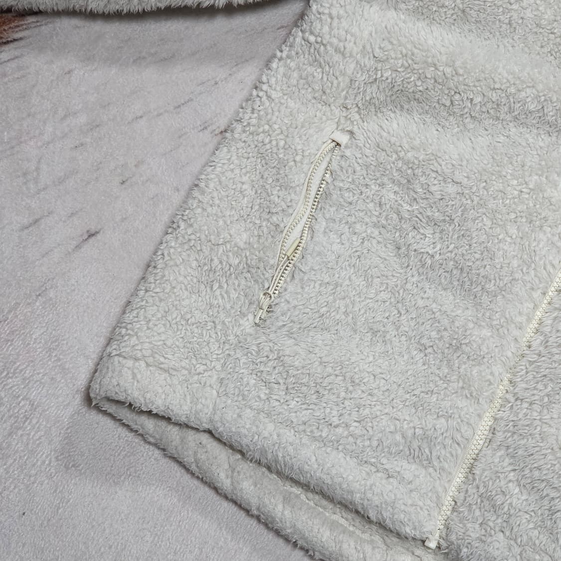 유니클로 화이트 후리스 후드집업 상품이미지4