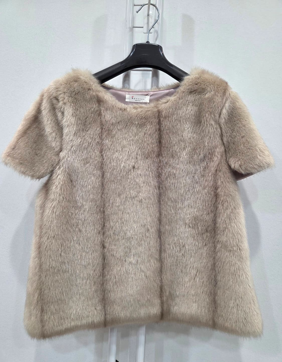 Kayones 브랜드의 퍼 숏반팔 (66)

 상품이미지1