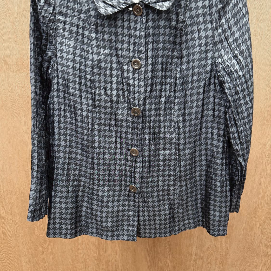 JPN 셔츠 블라우스 라운드 카라 하운드투스 패턴 디테일 레귤러핏 차콜 상품이미지5