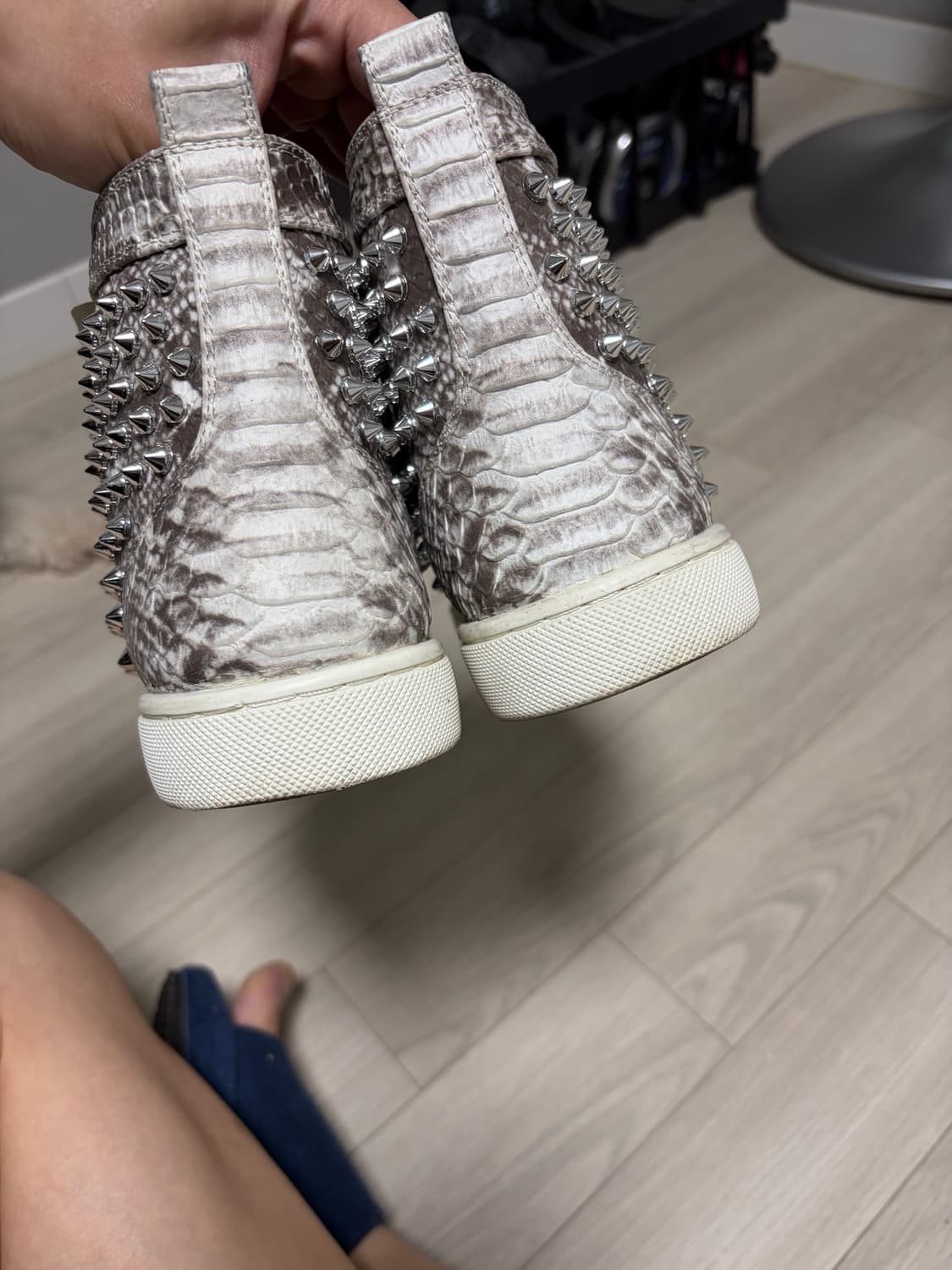 크리스찬 루부탱 뱀피 스터드 하이탑 size 270 상품이미지4