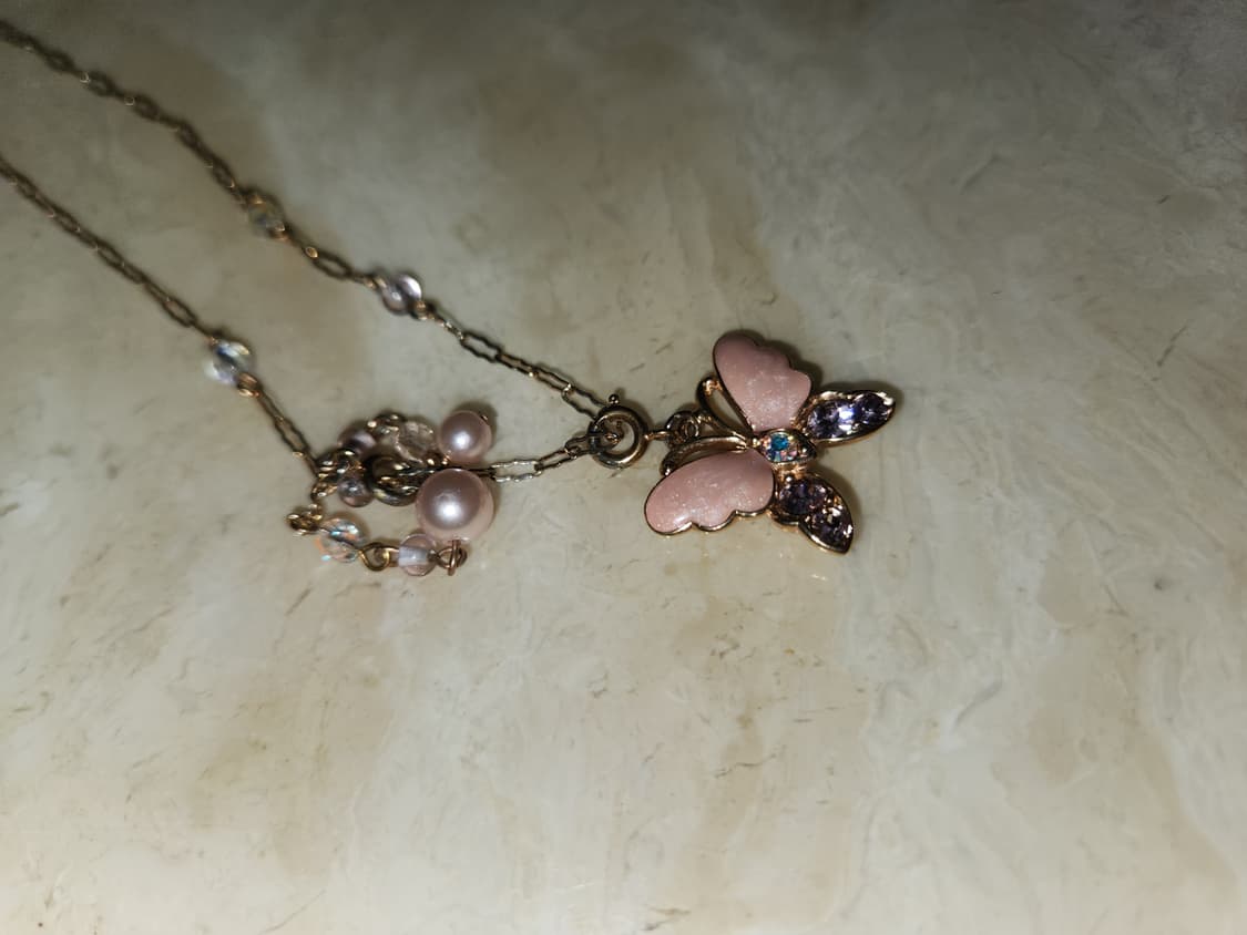 안나수이 핑크 나비 목걸이 상품이미지1