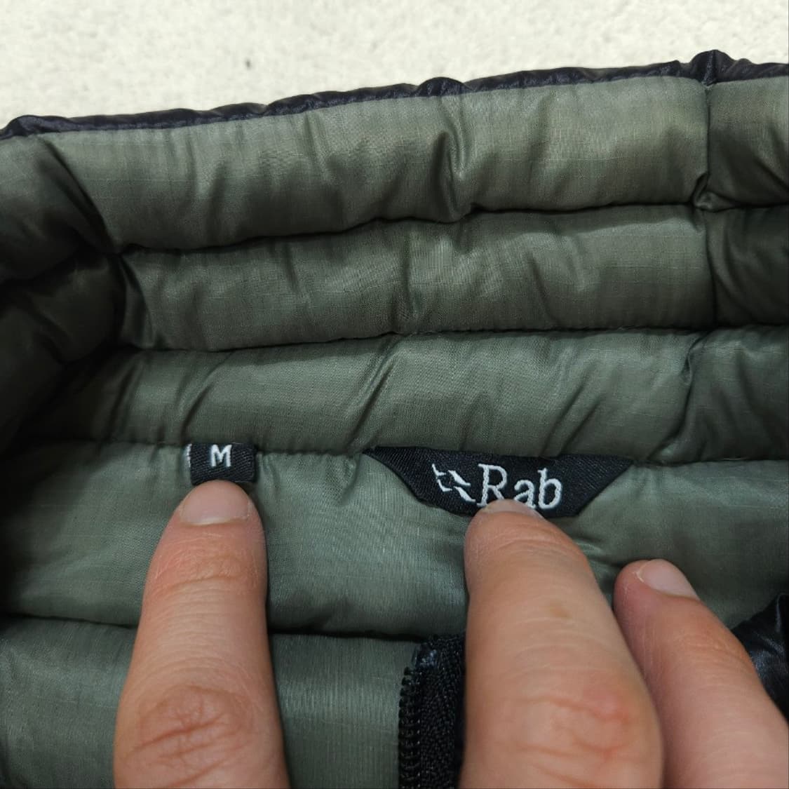 랩 마이크로라이트 다운 베스트 벨루가 M 상품이미지3