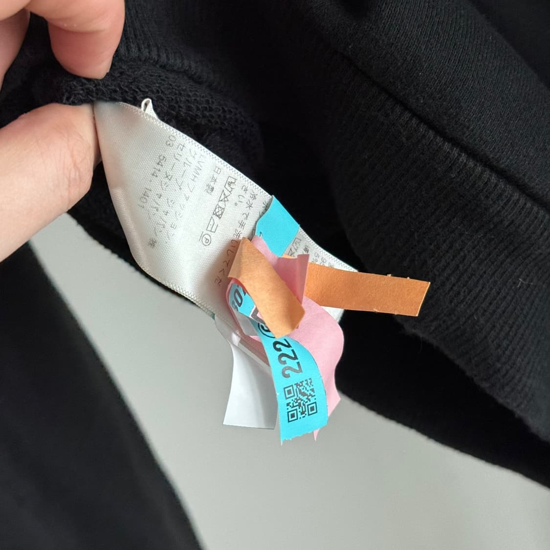 셀린느 레터링 백로고 후드 블랙 여성
S 사이즈 
드라이 완료 
 상품이미지8