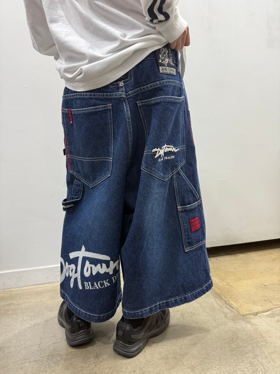 도그타운 와이드 로고 디테일 버뮤다 데님팬츠 상품이미지1