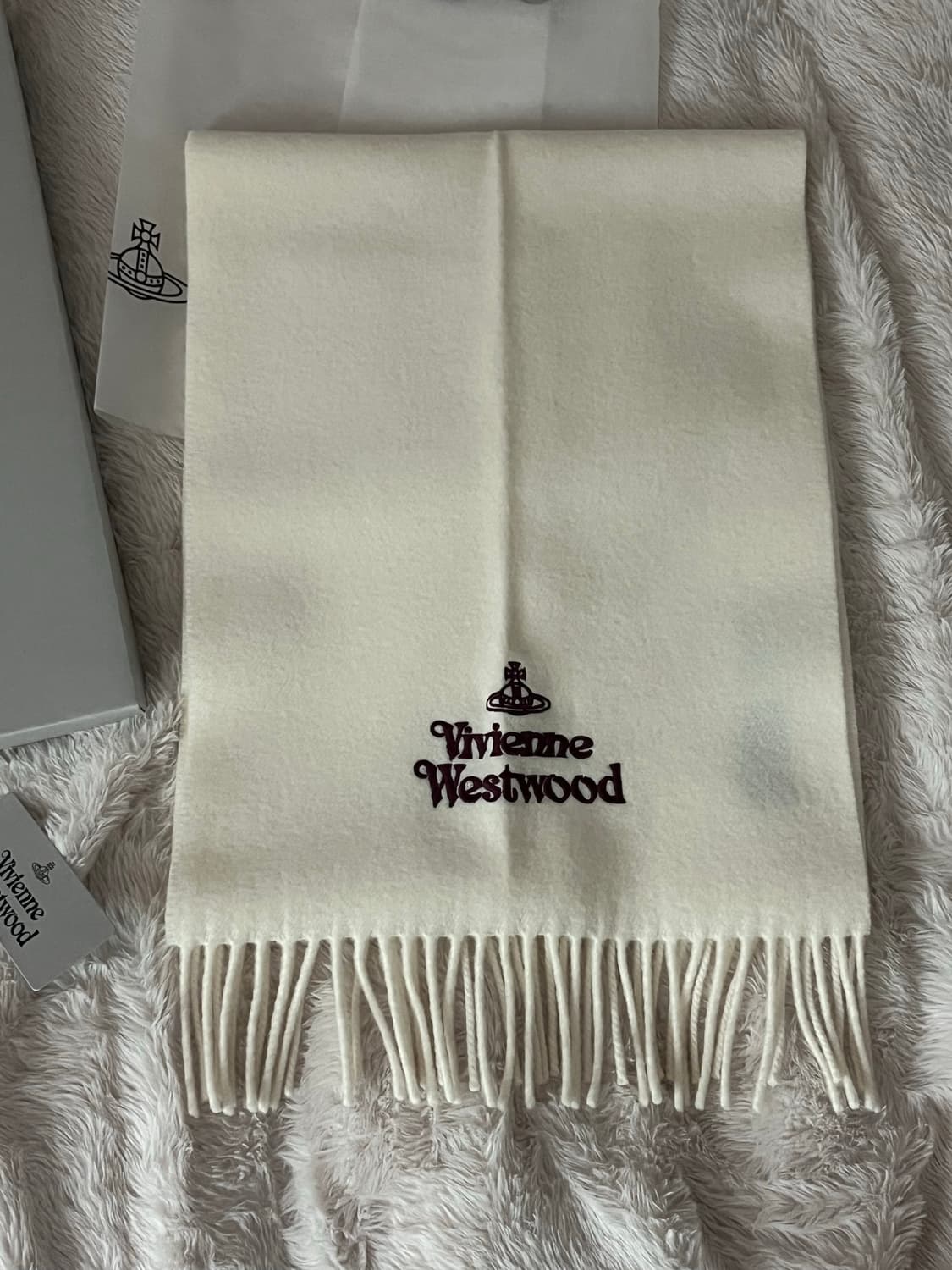 아사착용 정품 비비안웨스트우드 아이보리 머플러 상품이미지2