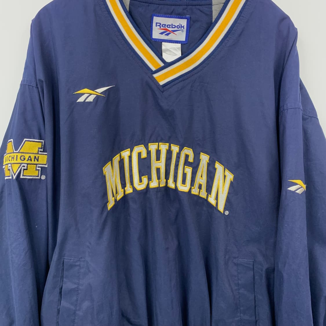 리복 올드스쿨 미시건 네이비 웜업 상품이미지4