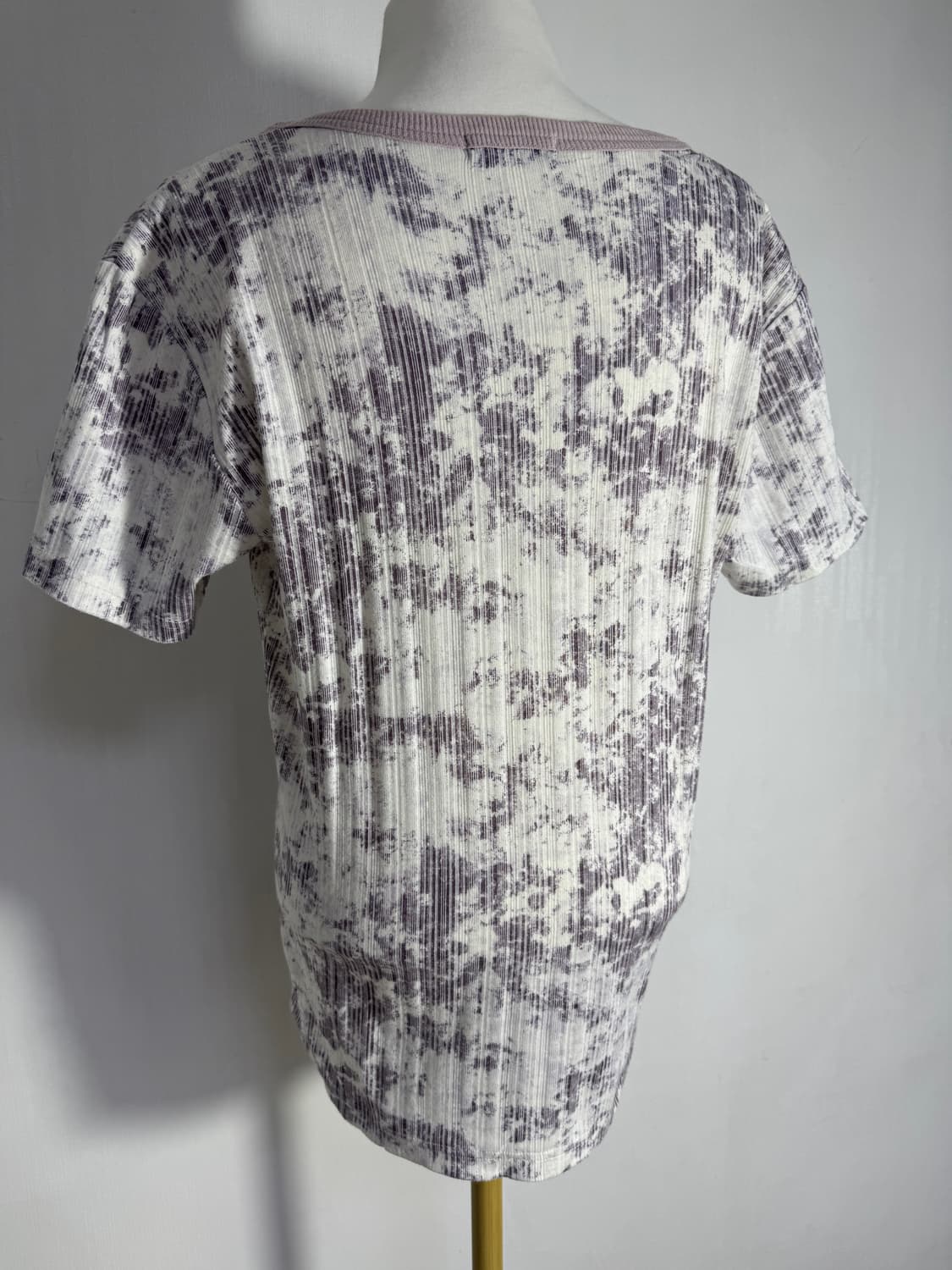 토네이도 마트 블리치 브이넥 티셔츠  상품이미지4