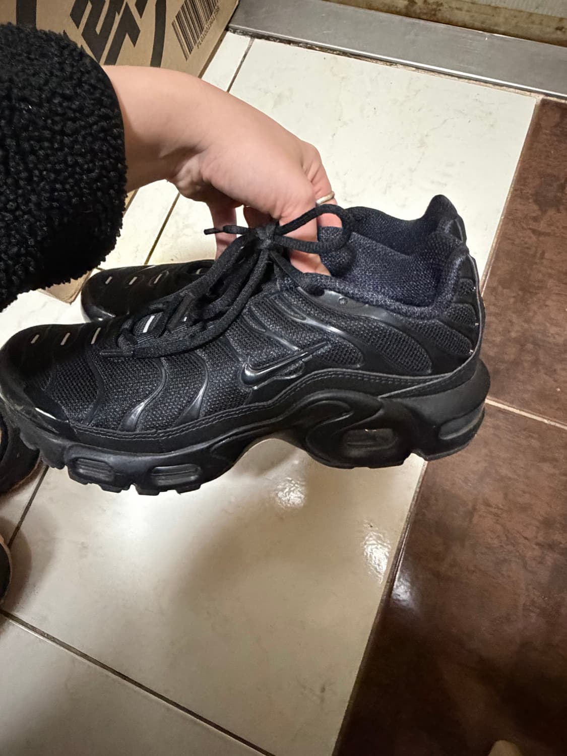 나이키 에어맥스 트리플 블랙(gs) 상품이미지5