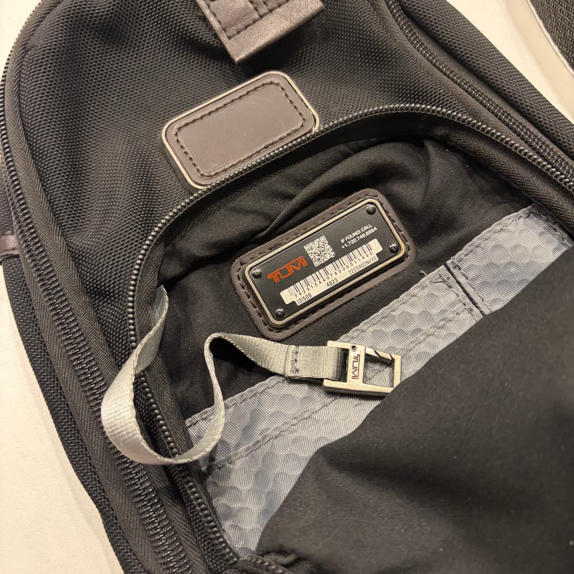 투미 TUMI 2WAY 검정색 슬링백 가방 상품이미지5