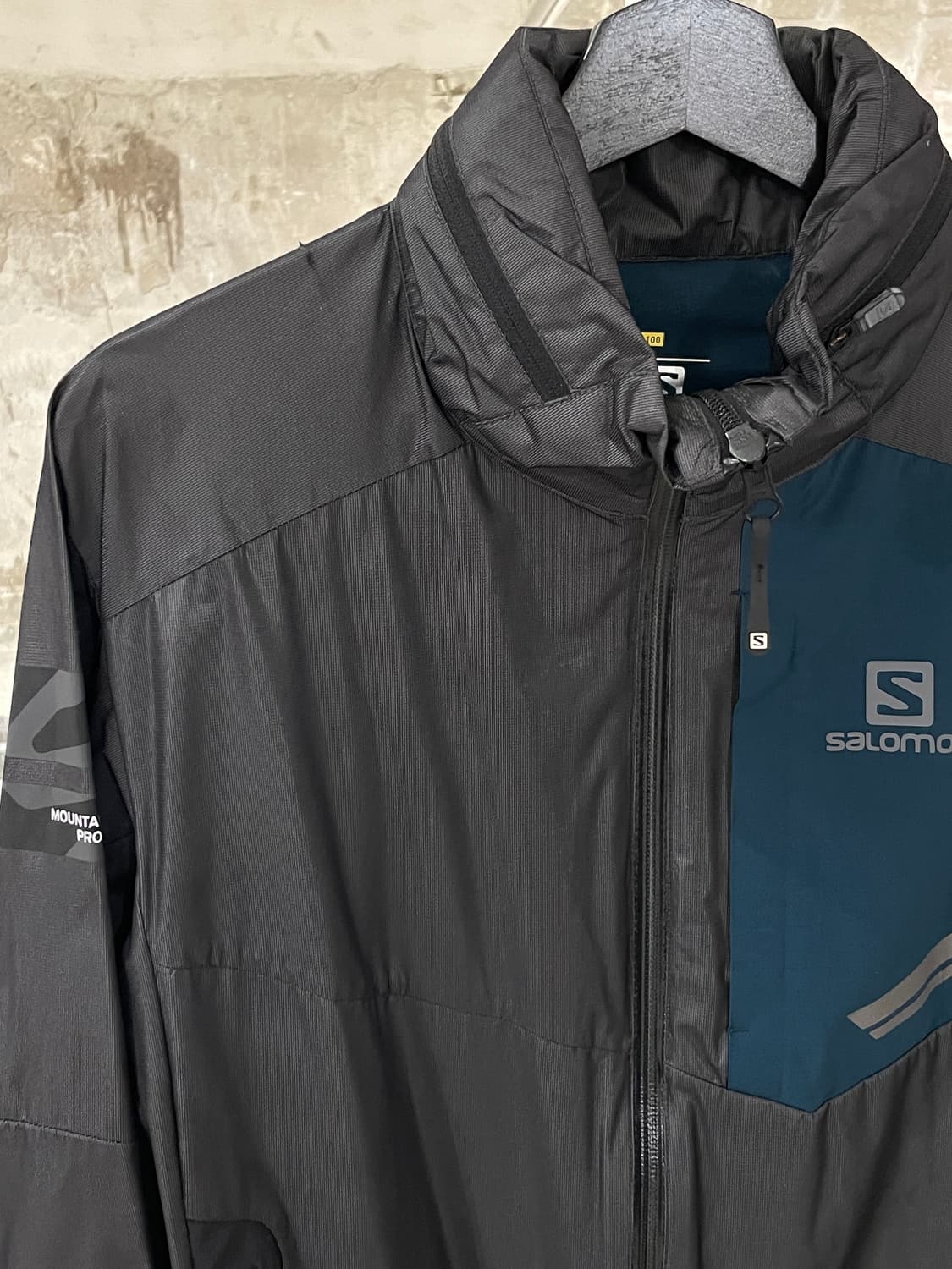 살로몬 그레이 갤럭시 2 나일론 윈드 브레이커 상품이미지2