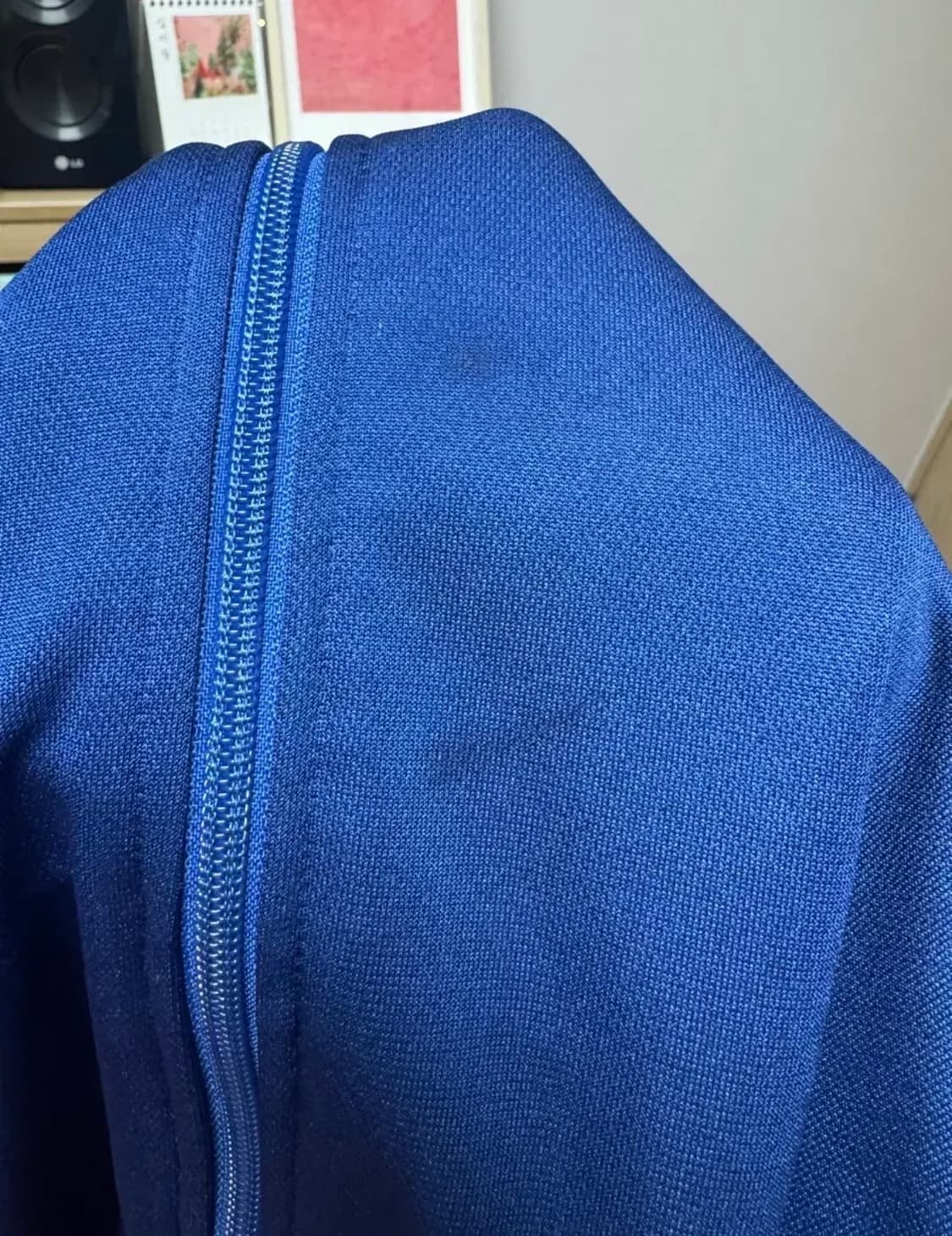 니들스 트랙자켓 로얄블루 M 사이즈 팝니다 상품이미지2