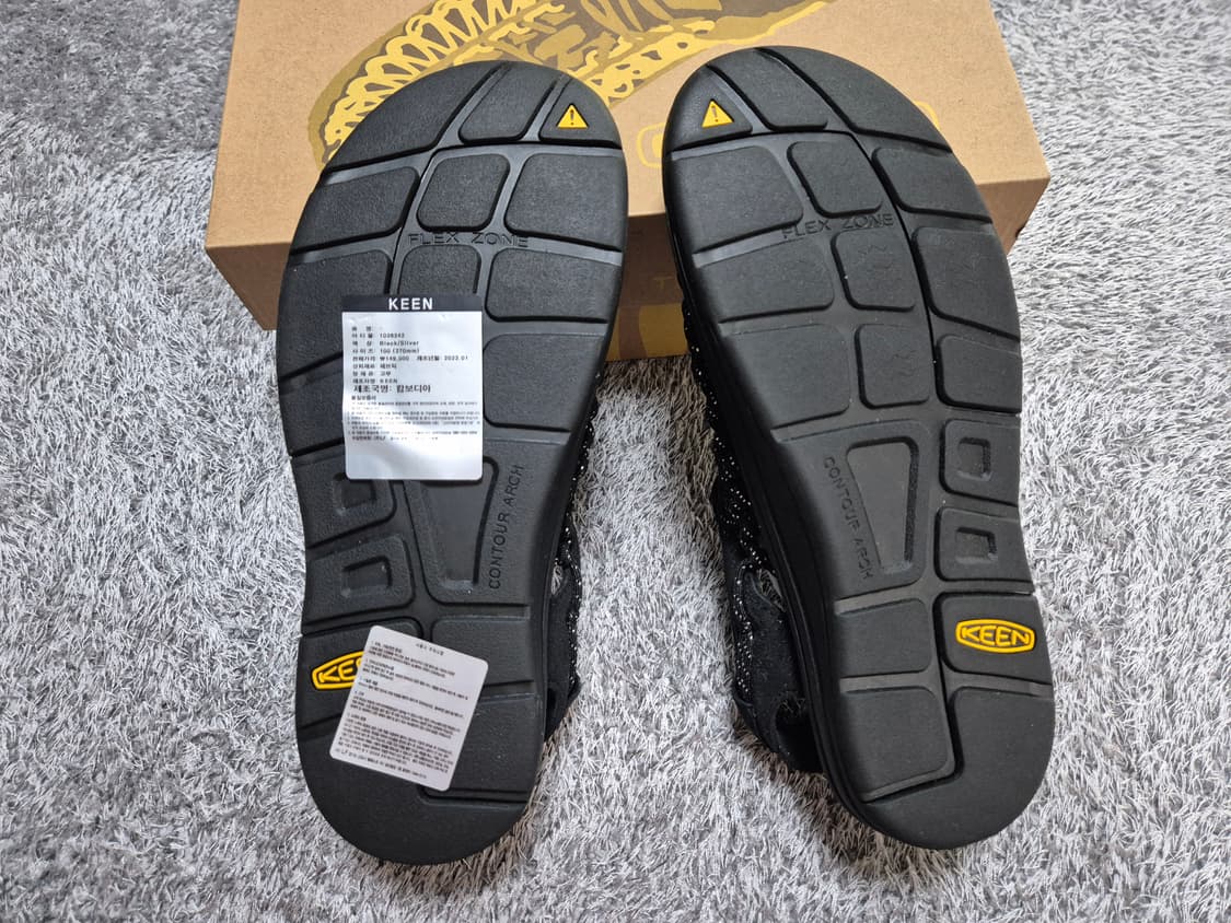 [새상품]KEEN 킨 유니크 샌들 270 상품이미지6