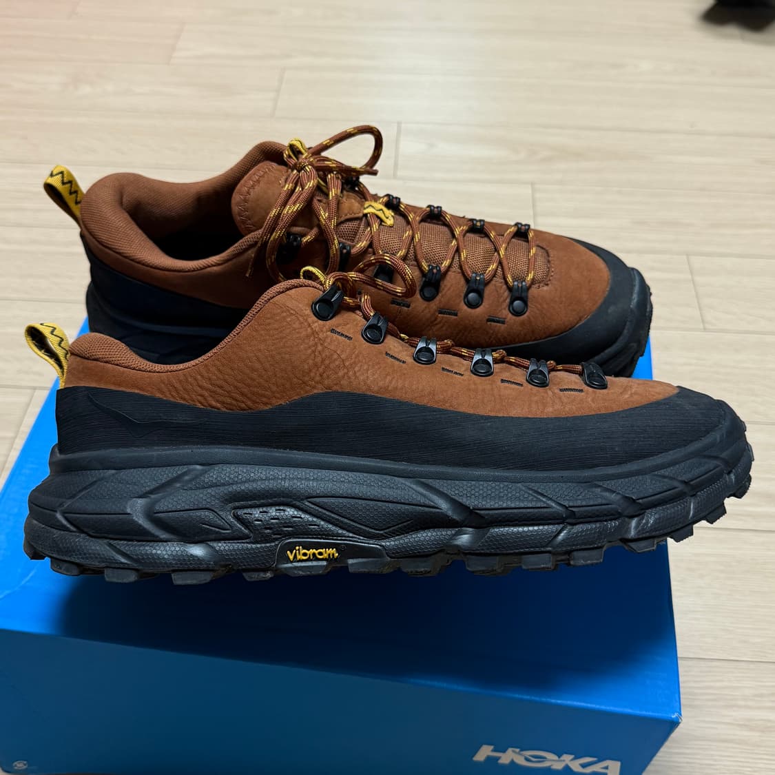 290) 호카 토르 써밋 헤이즐넛블랙 팝니다 상품이미지3