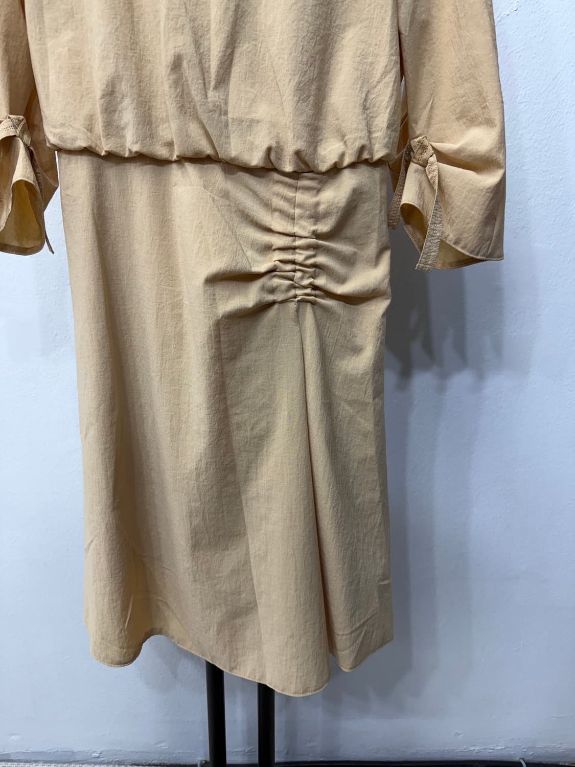 정품) MINE 마인 한섬 베이지 셔링 롱 원피스 82 상품이미지4