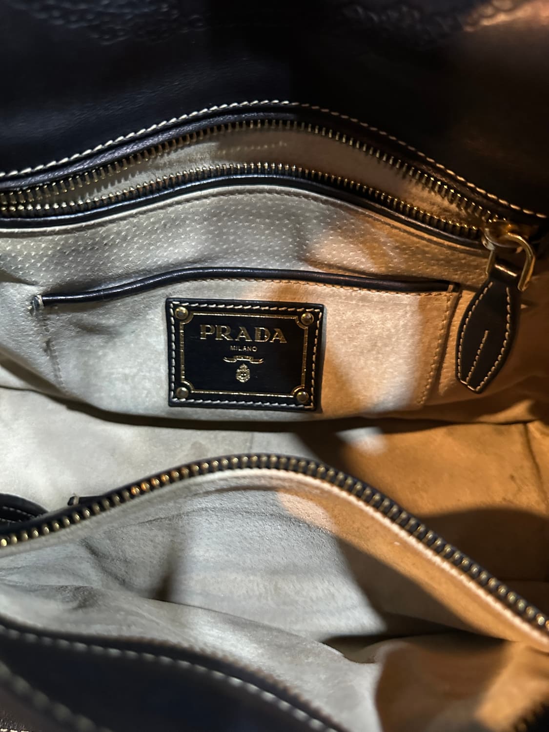 프라다 탑핸들 가죽 크로스백 상품이미지9