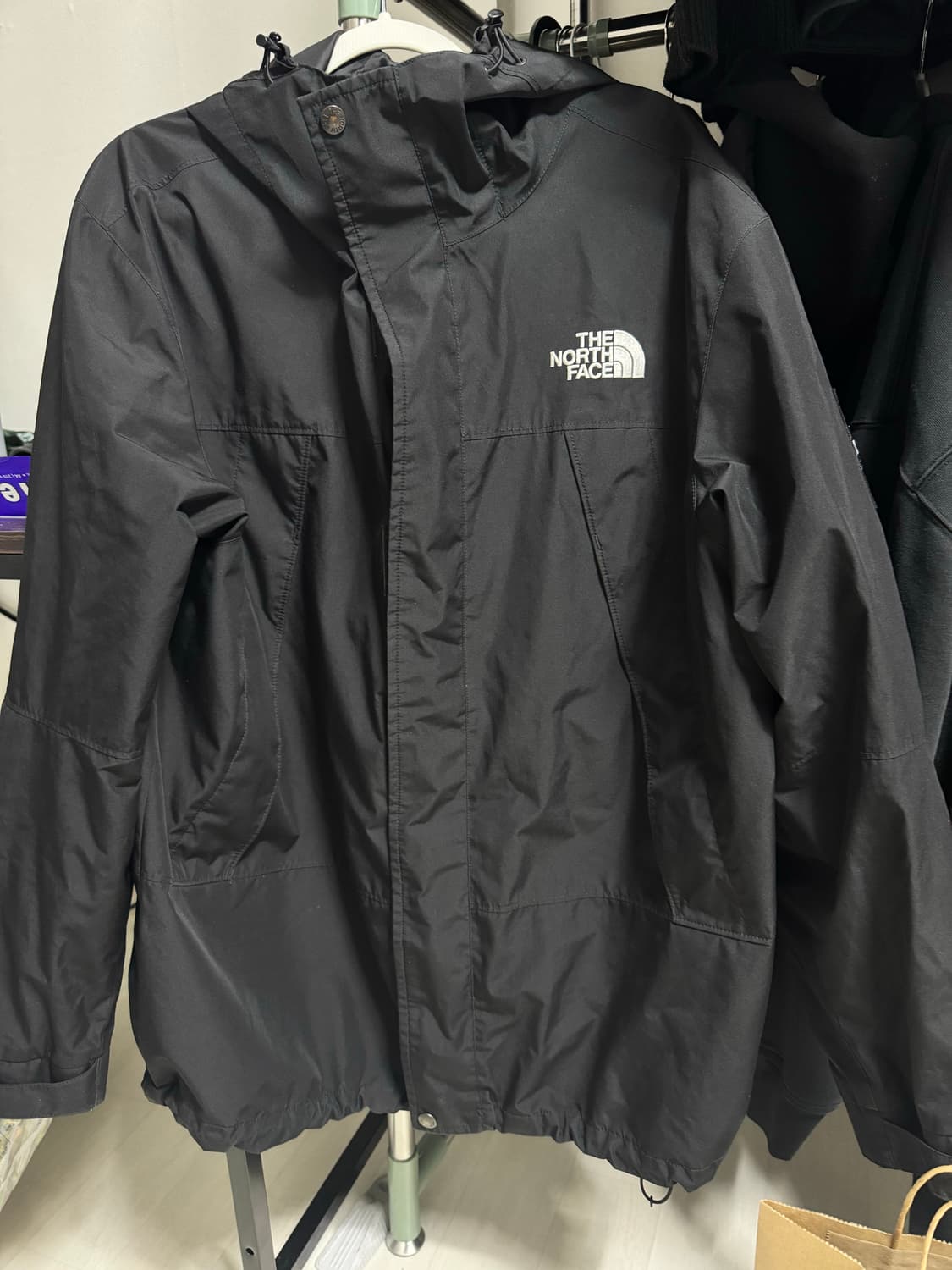 [판매중] 노스페이스 바람막이 L 상품이미지1