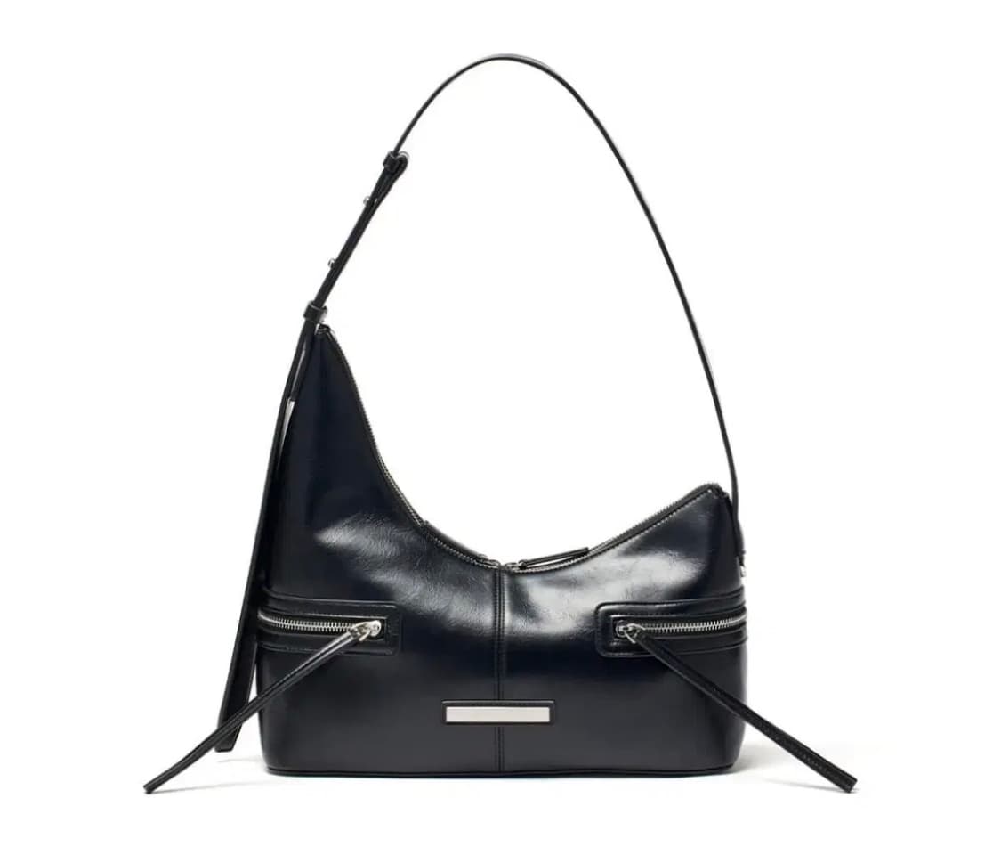 (새제품) 마뗑킴 - ASYMMETRICAL ZIPPER BAG IN B 상품이미지1