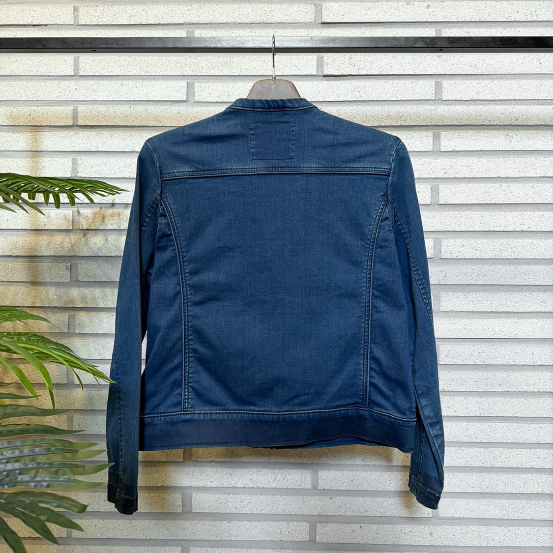 리바이스 데님 바이커 자켓 라인절개 소매지퍼 디테일 인디고블루 상품이미지3