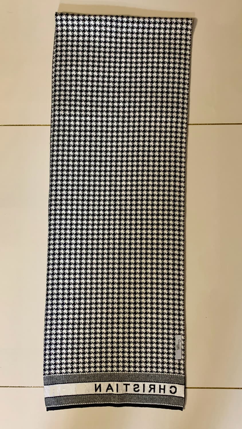 [미착용] 흑백 클래식 하운드투스 체크 패턴 로고 스카프 목도리 머플러 상품이미지2
