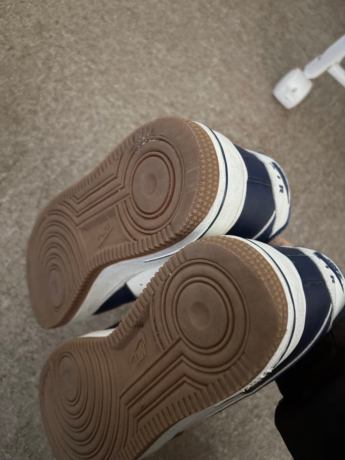 나이키 에어포스1 로우 네이비 240 거의 새거 상품이미지4