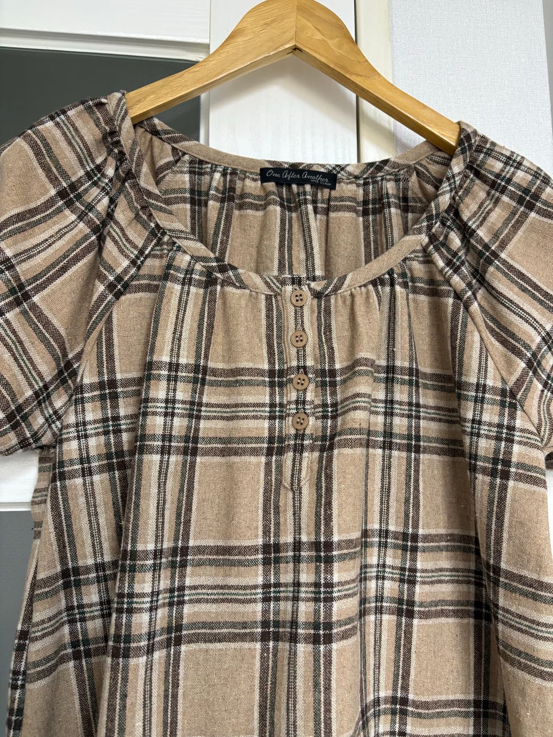 베이지 체크 울 블라우스 상품이미지5