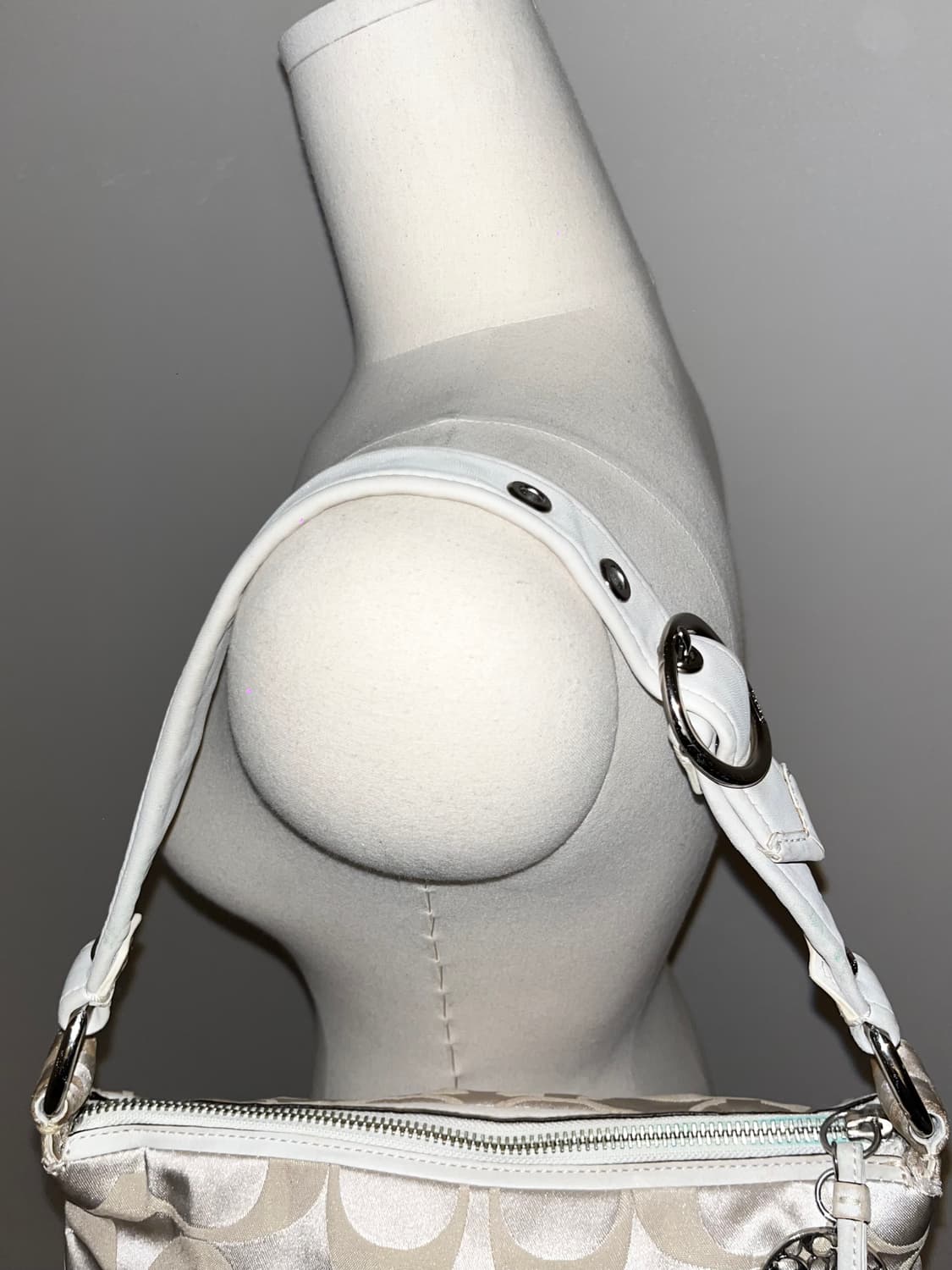 📦90s Coach Y2K allwhite shoulder bag 상품이미지5