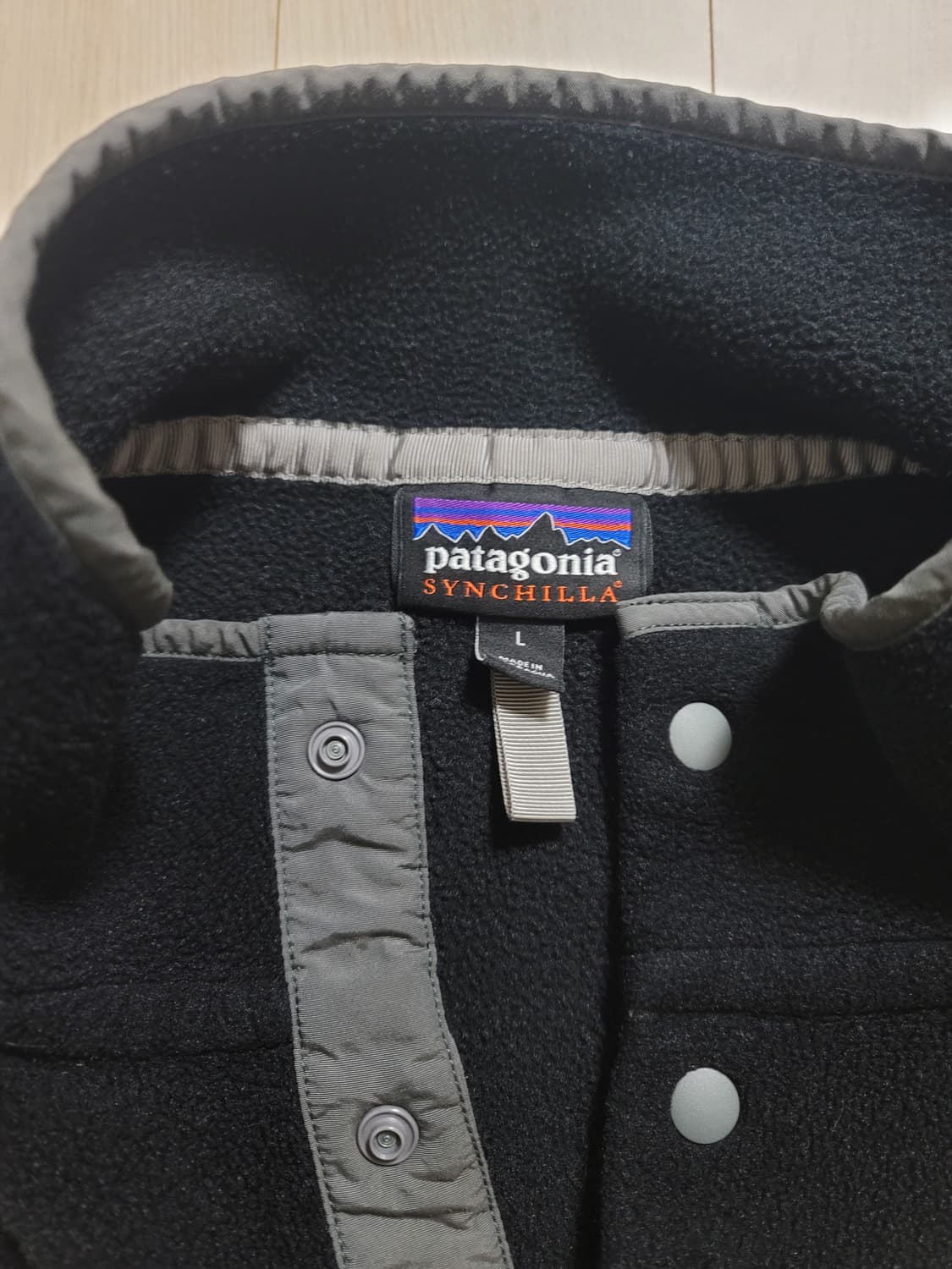 [ L ] <상태최상> 파타고니아 신칠라 라이트웨이트 블랙 포지그레이 상품이미지3