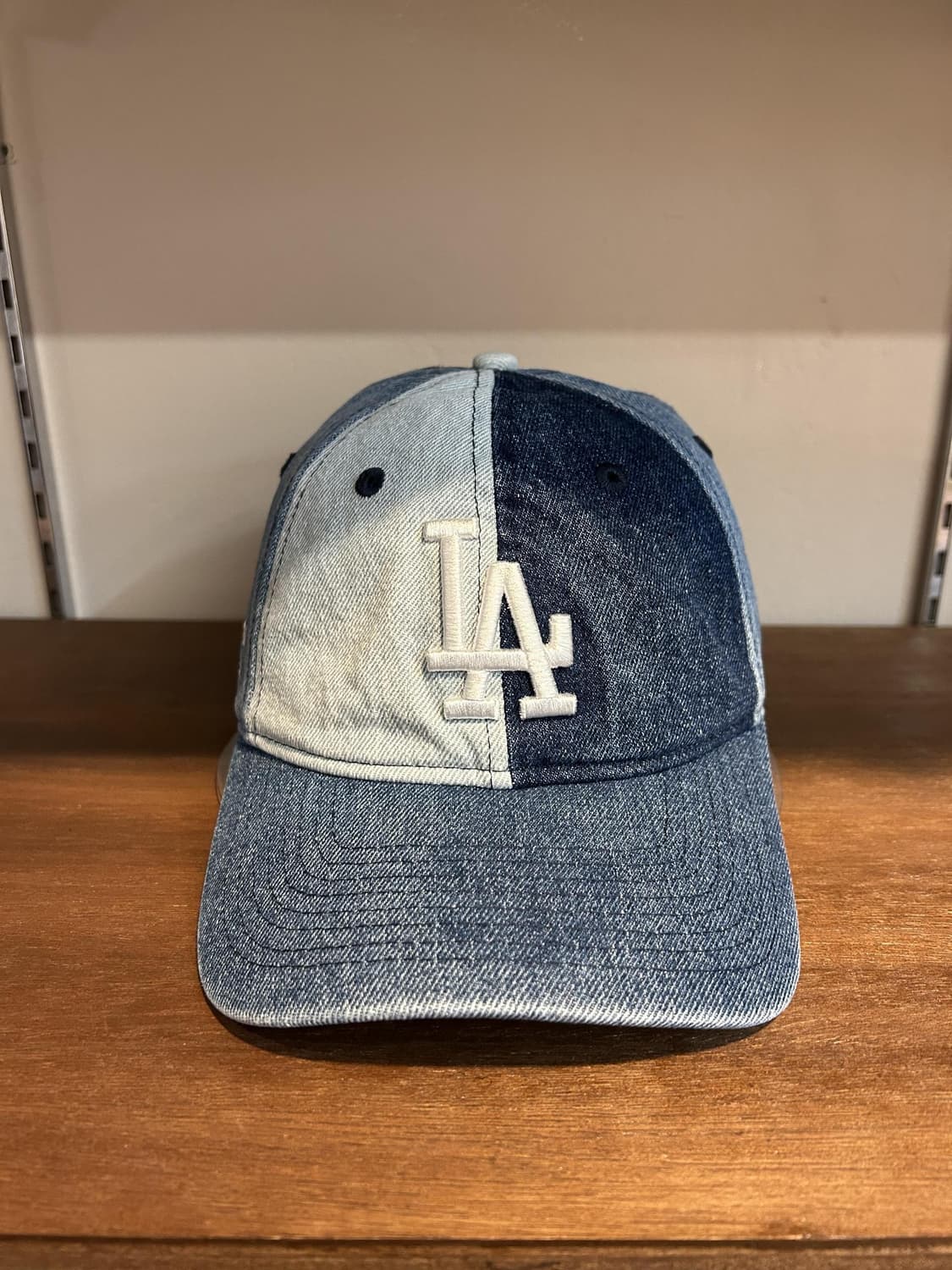 아이앱 스튜디오 × 뉴에라 LA 다저스 투톤 데님 볼캡 상품이미지1