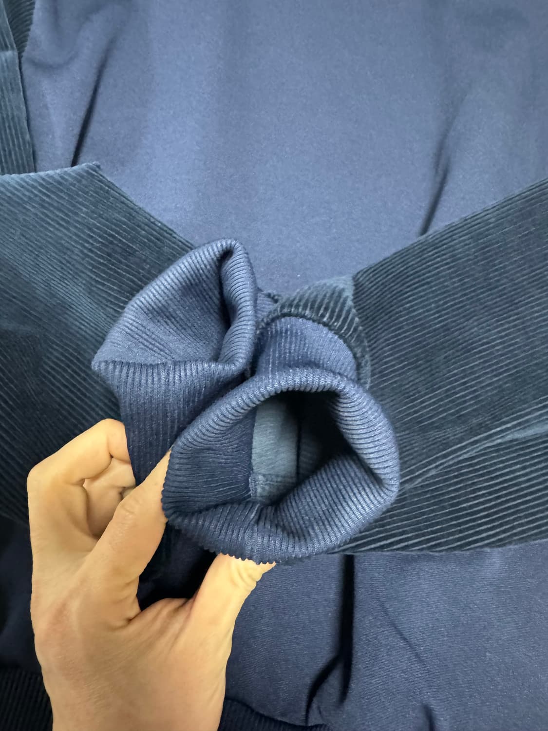 캐피탈 트랙자켓 져지 4사이즈 네이비 색상 판매합니다. 상품이미지3