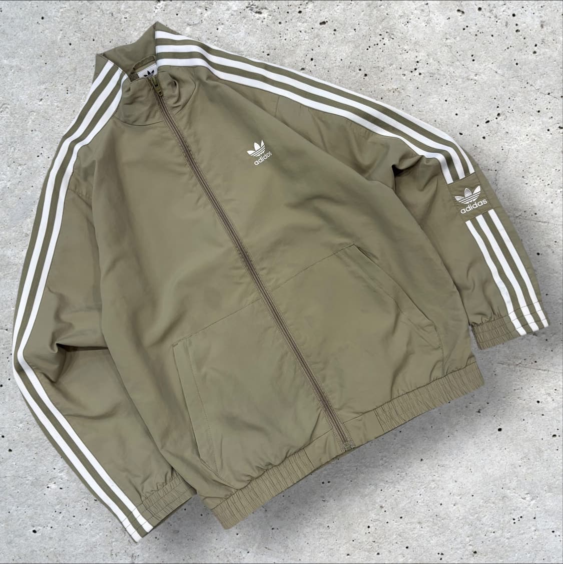 [M] 아디다스 락업 바람막이 삼선 트랙탑 자켓 올리브 D47 상품이미지1