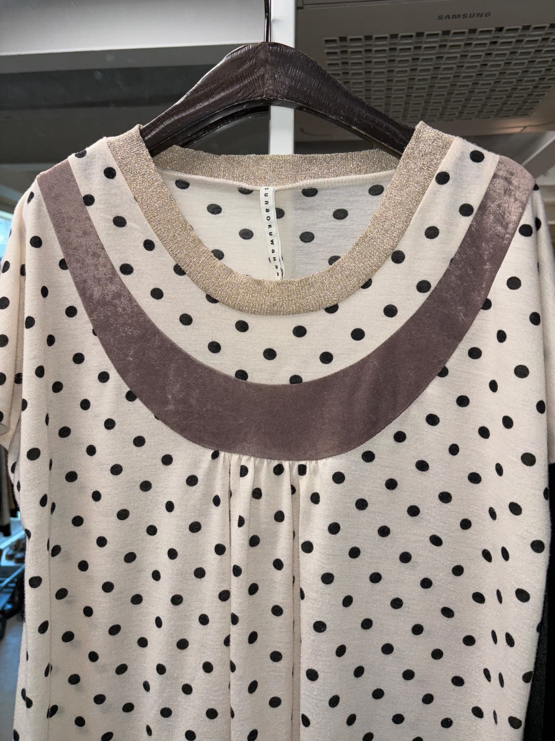 스니오 쿠와하라 도트 레이어드 니트 상품이미지3