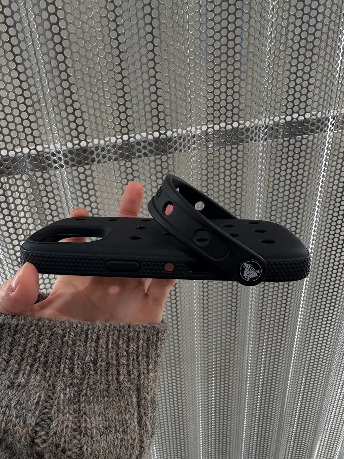 아이폰 16 크록스 케이스 블랙 상품이미지3