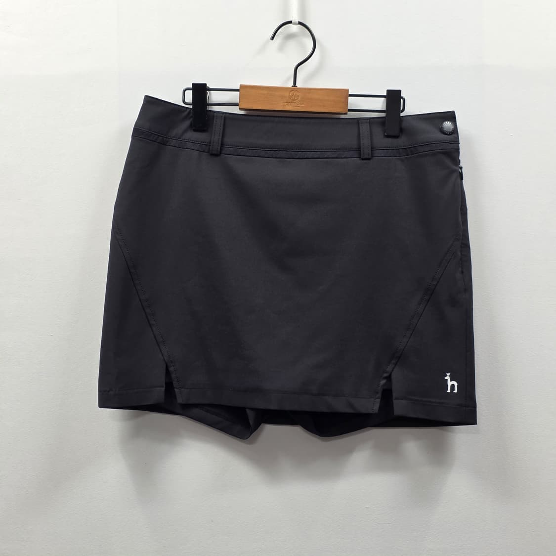 1182 헤지스 골프 여성 퍼피로고 미니스커트 70 상품이미지1