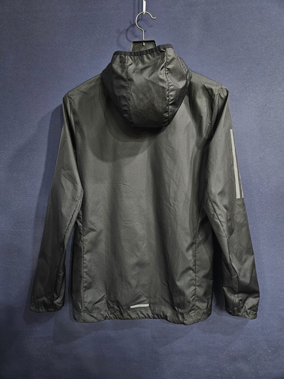 아디다스 블랙 남성 슬림핏 100 바람막이 후드집업  상품이미지2