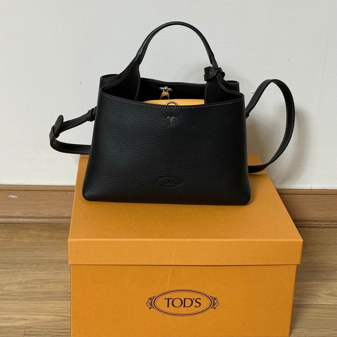 TODS 토즈 여성 마이크로 토트백 상품이미지1