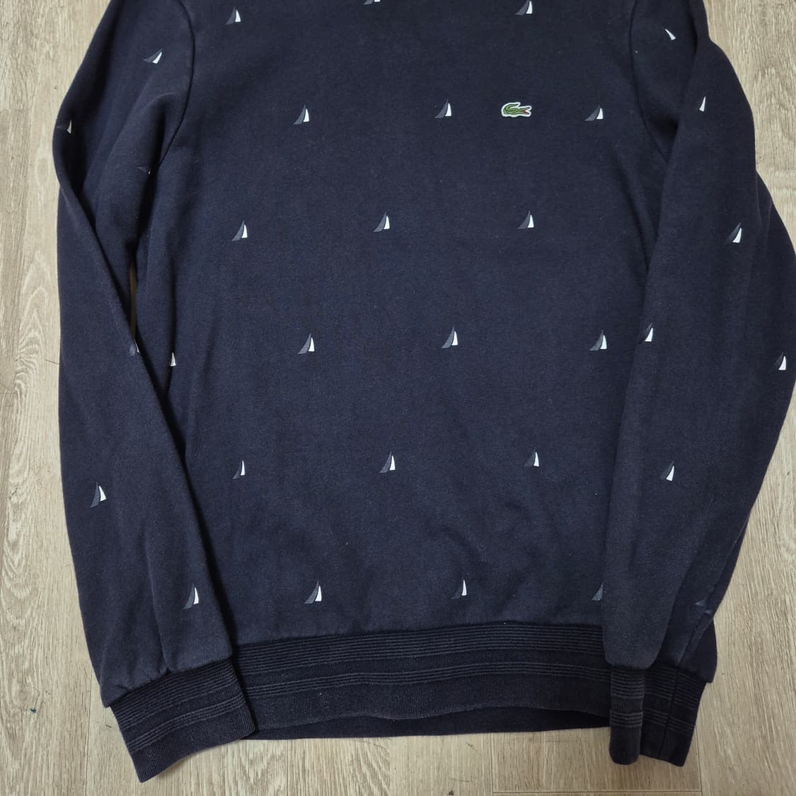 라코스테 멀티 요트 패턴 프린팅 맨투맨 (3) 상품이미지3