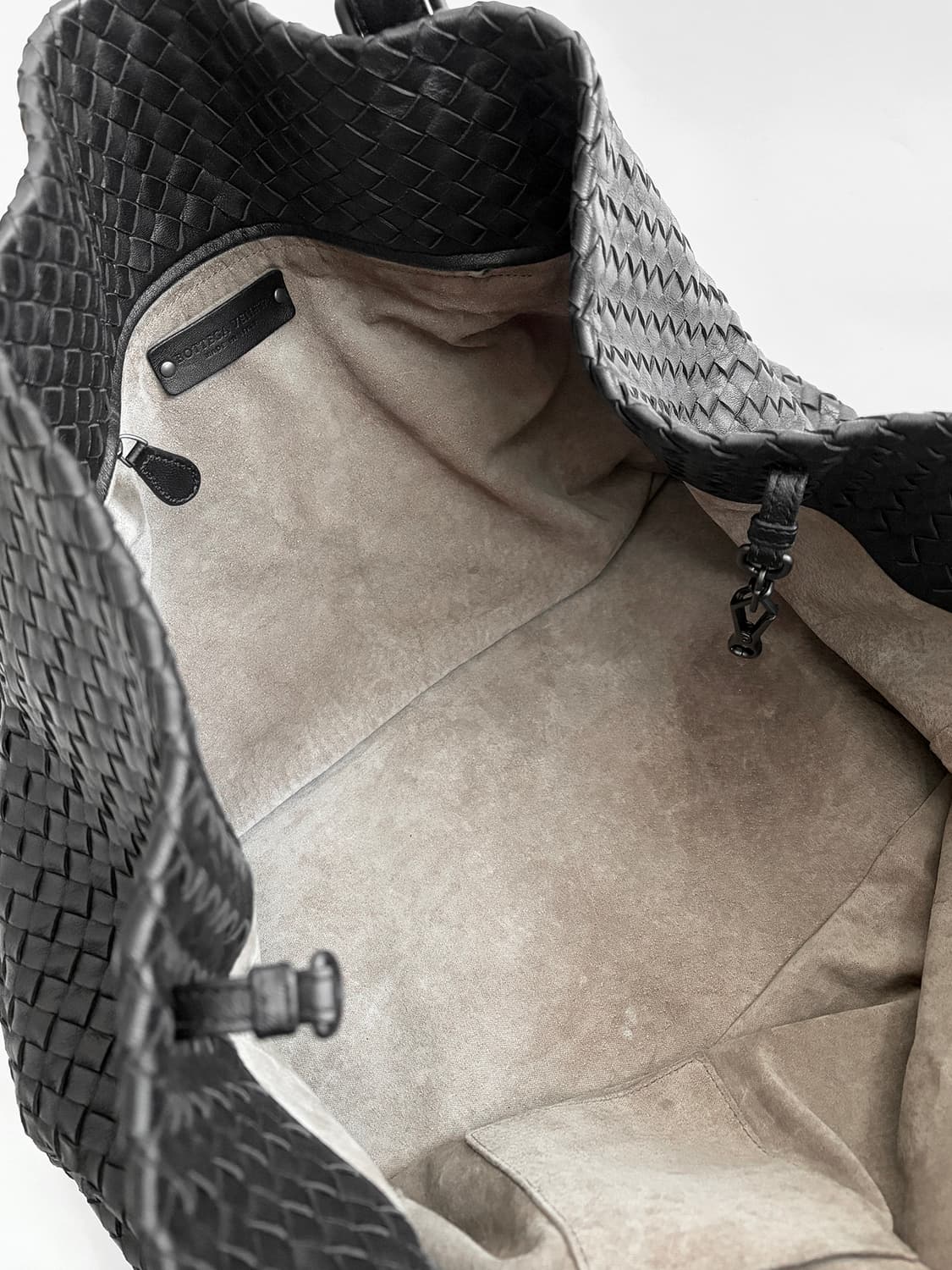 보테가베네타 인트레치아토 체스타 숄더백 라지 판매합니다. 상품이미지5