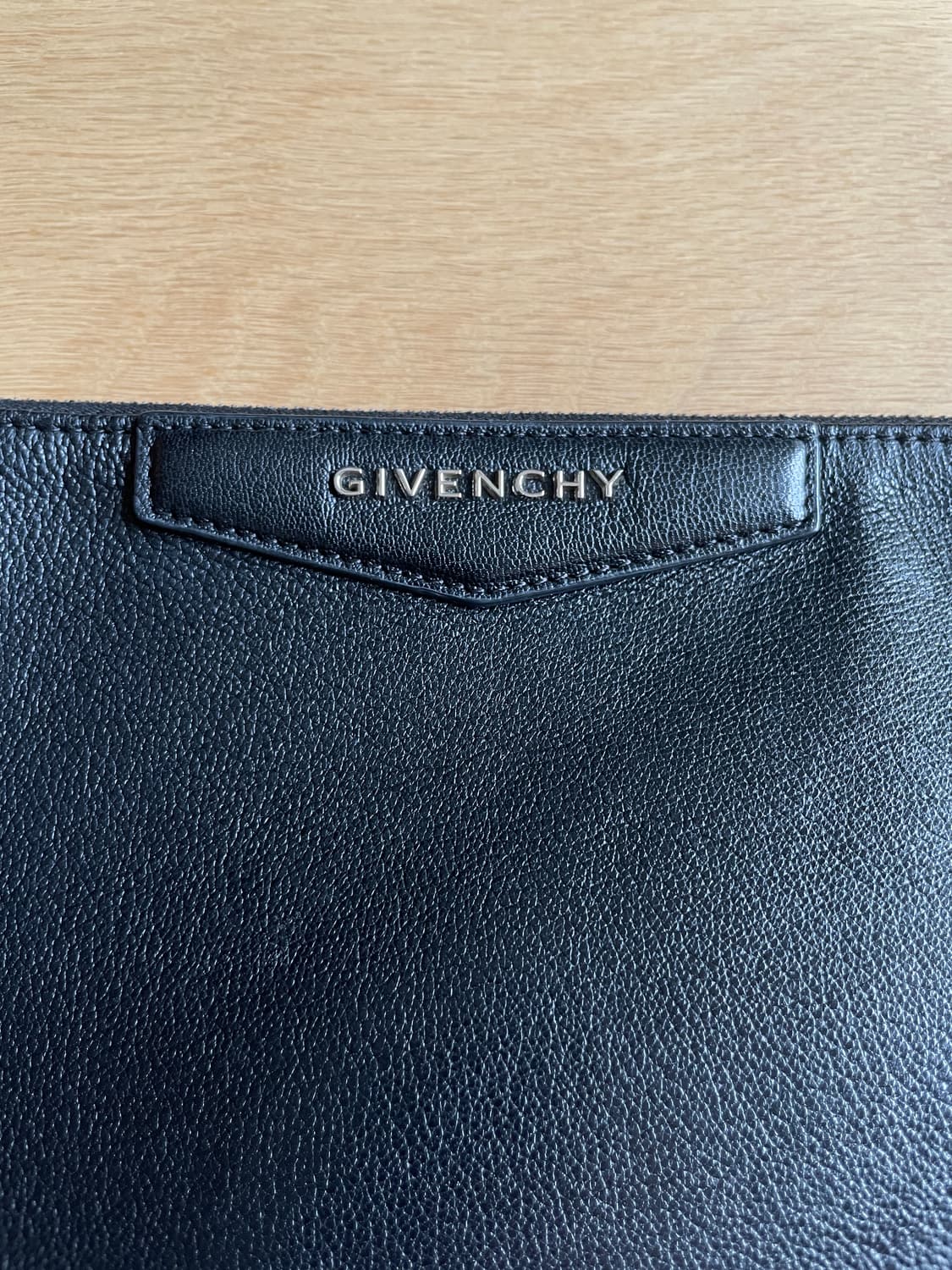givenchy 클러치백 상품이미지3