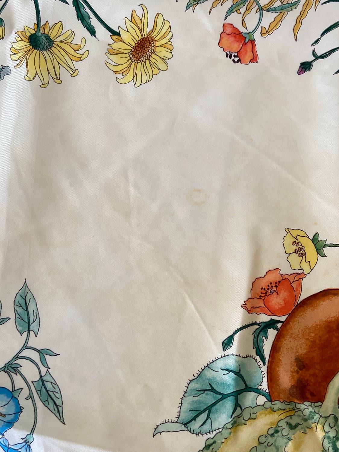 구찌 플라워 프린트 실크 스카프 네이비 상품이미지6