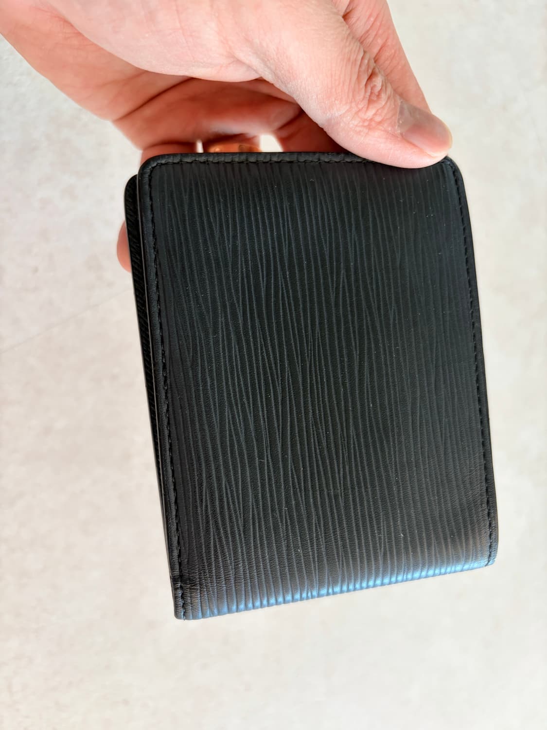 루이비통 에삐 반지갑 블랙 상품이미지3