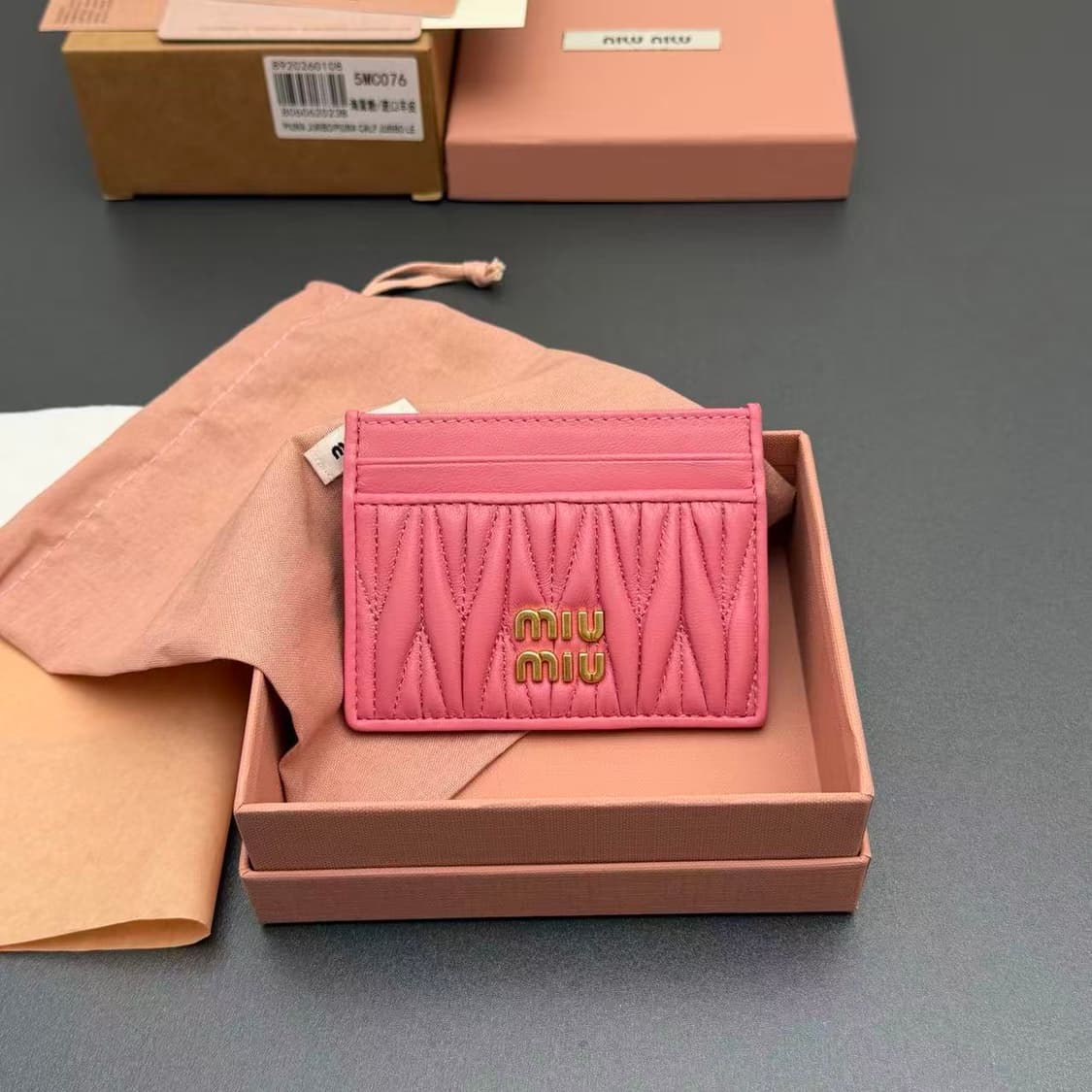 미우 미우 마테라쎄 나파 가죽 카드 홀더 베고니아 핑크 상품이미지1